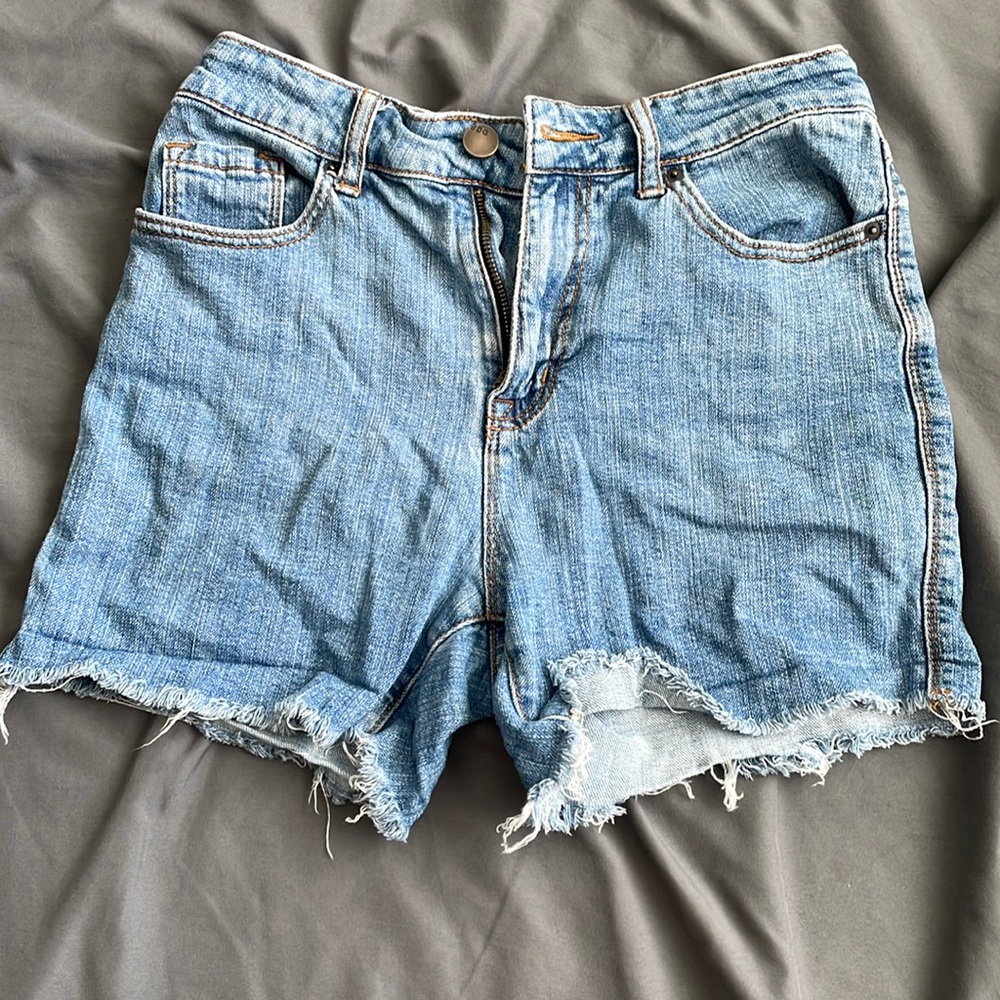 Size 28 BDG High-Waisted Women’s Denim Shorts